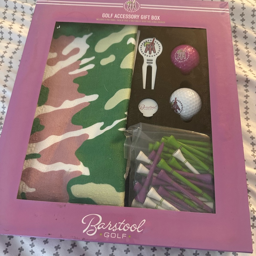Barstool Golf Accessory Set - Green and Pink